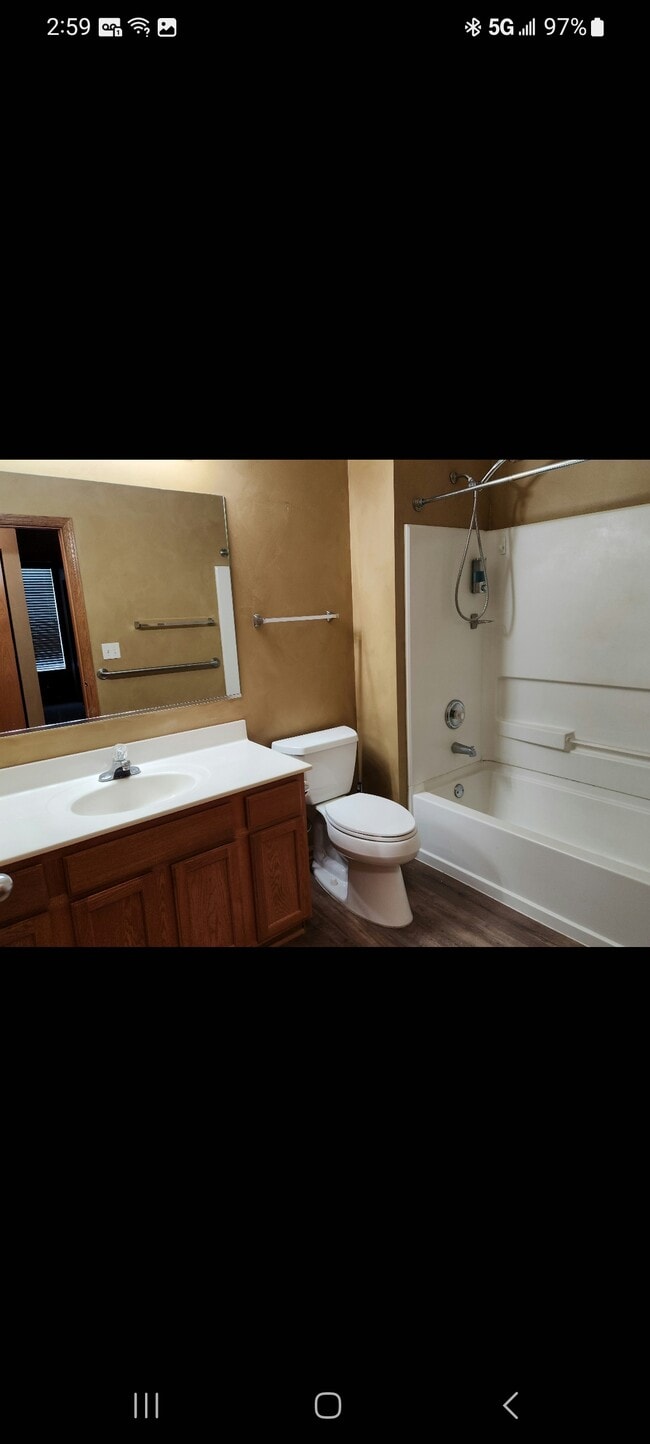 Building Photo - 1547 Millbrook Dr