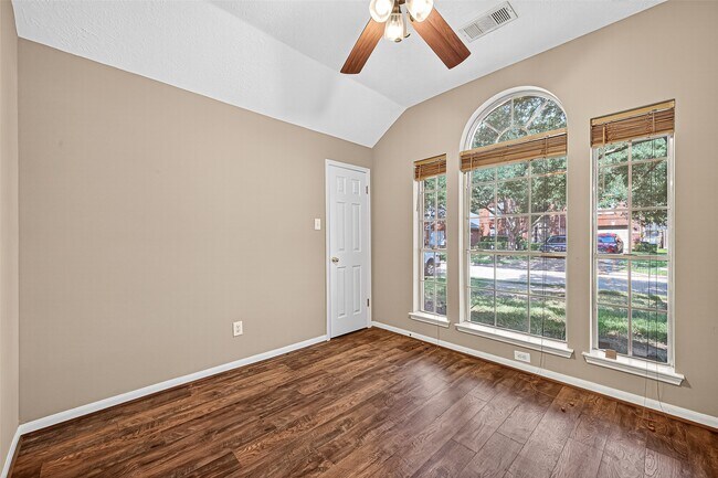 Building Photo - 2143 Mossy Trail Dr