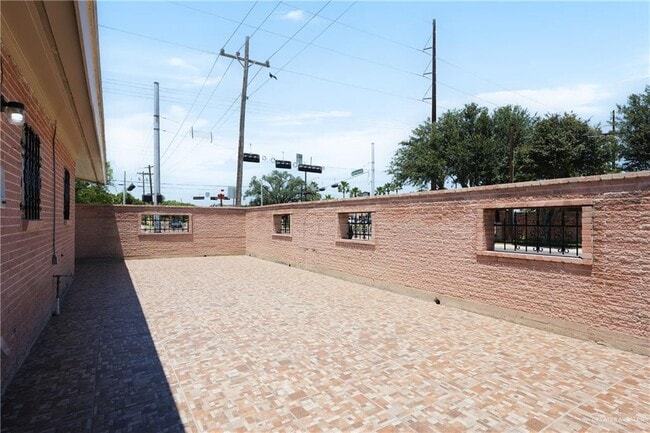 Building Photo - 612 N Ware Rd