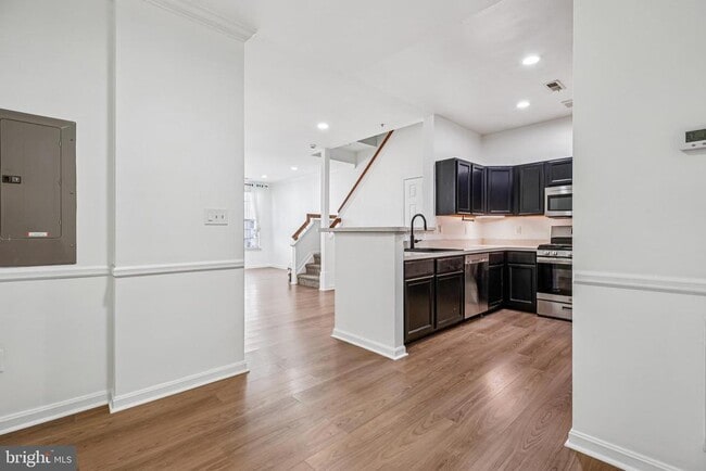 Building Photo - 8 Crusader Ct