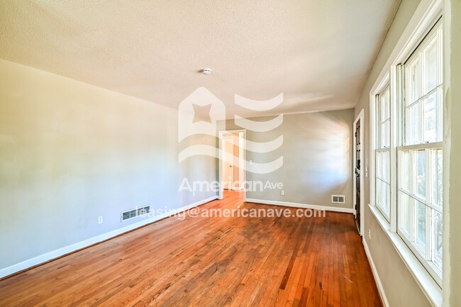 Building Photo - 57 Newport Dr