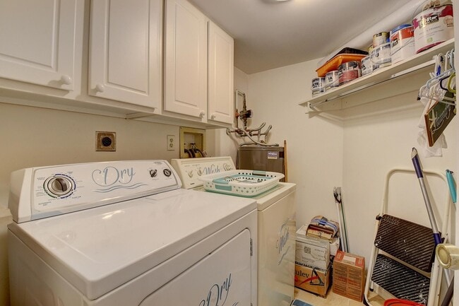 Building Photo - 950 Lavers Cir