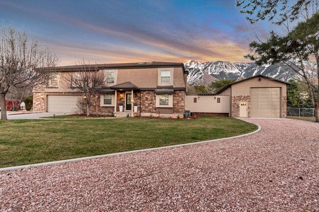Building Photo - Beautiful 5-Bedroom Home in Sandy!
