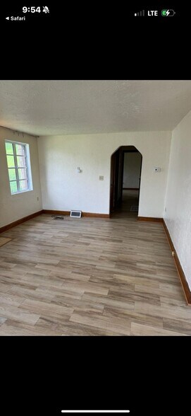 Building Photo - 807 Potomac Ave