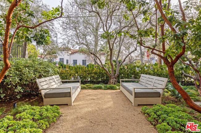 Building Photo - 100 N La Jolla Ave