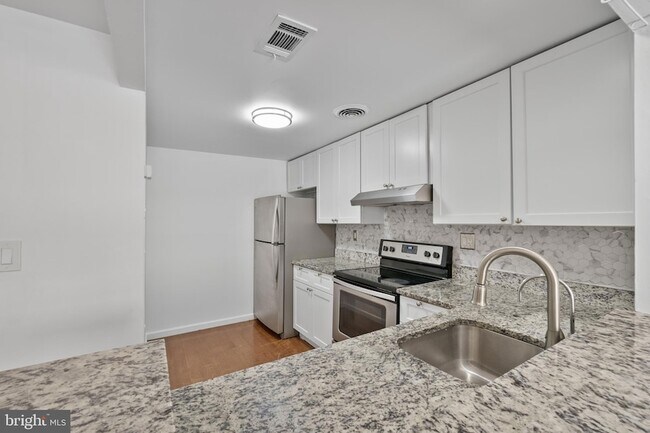 Building Photo - 8619 Welbeck Way