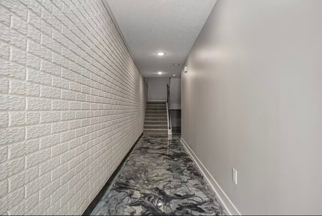 Building Photo - Fully Furnished 2 Master Suites | Luxe Townhome Near UNMC