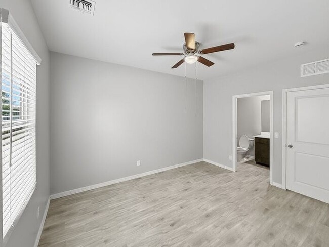 Building Photo - Home in Litchfield Park at Canyon Views! 5bd 4.5ba