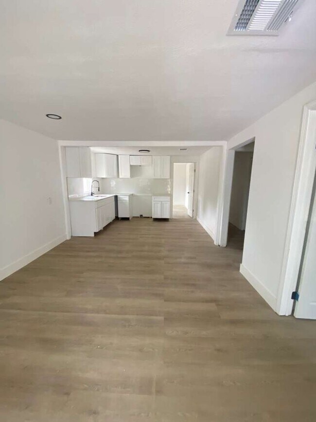 Building Photo - BEAUTIFUL HOME IN HOUSTON. MOVE IN READY!.