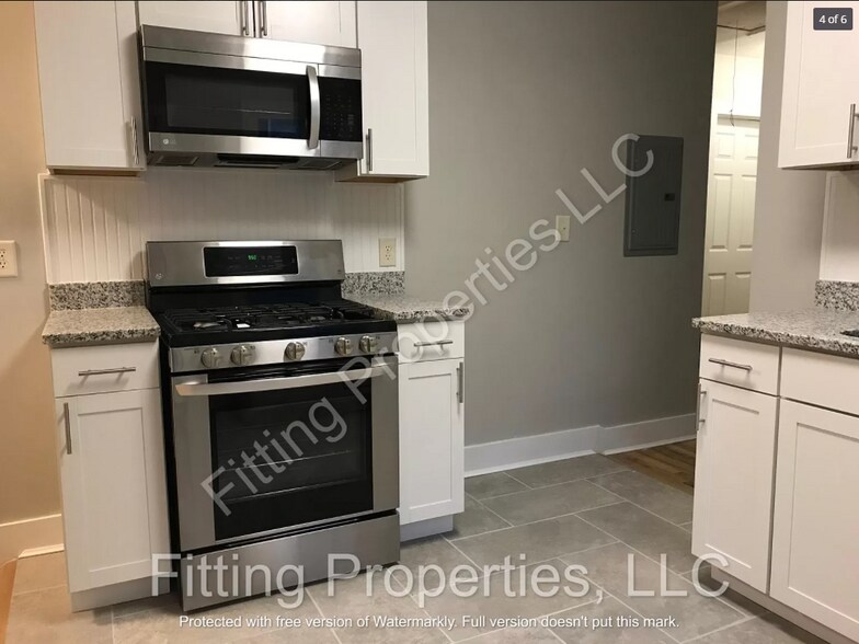 Building Photo - 624 Frasier St