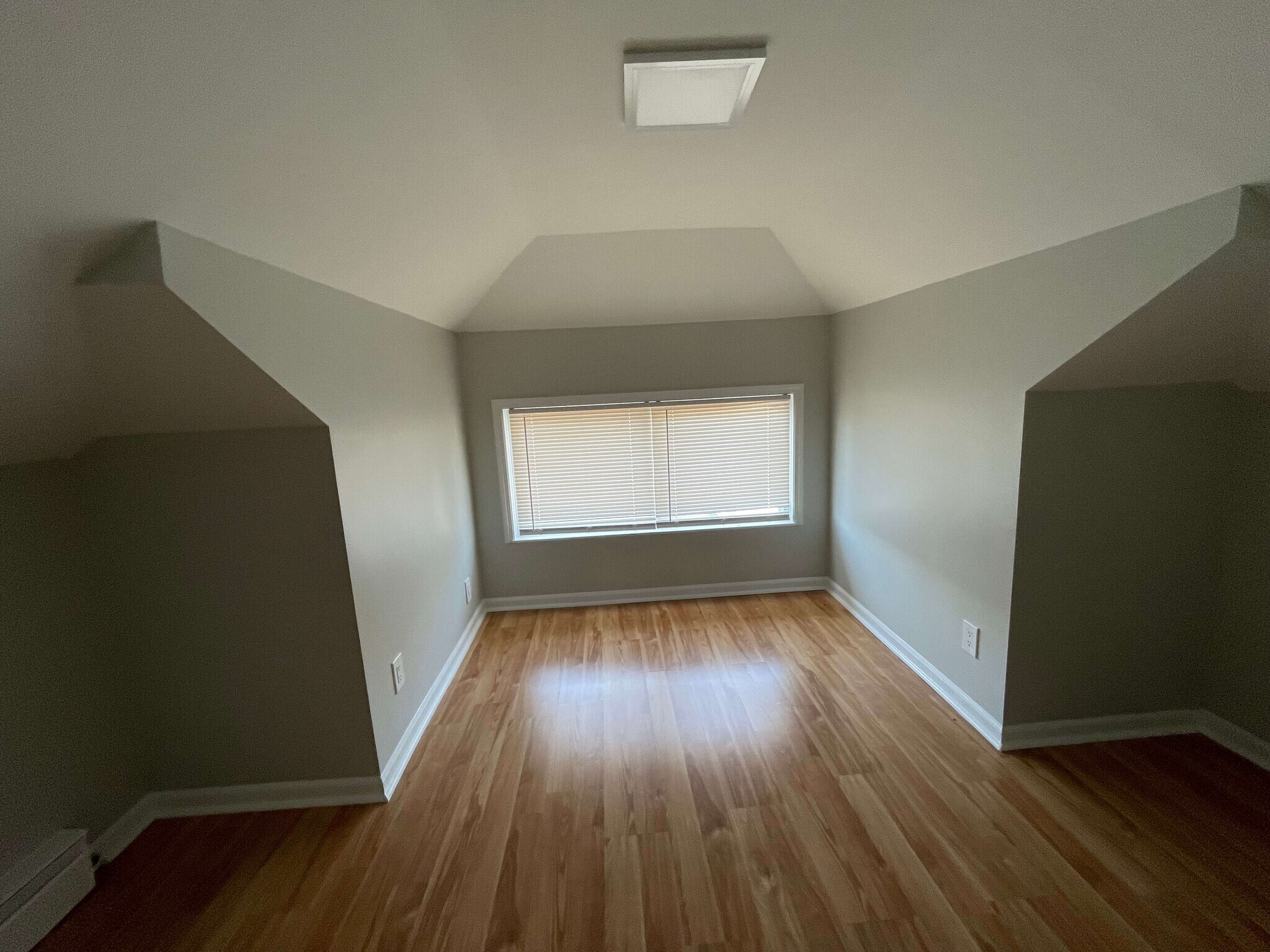 Building Photo - 7659 W Sunset Dr
