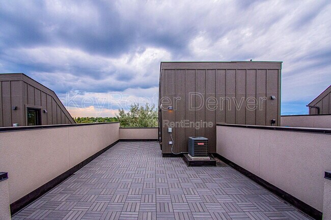 Building Photo - 1286 Osceola St