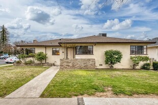 Building Photo - 3654 E Donner Ave