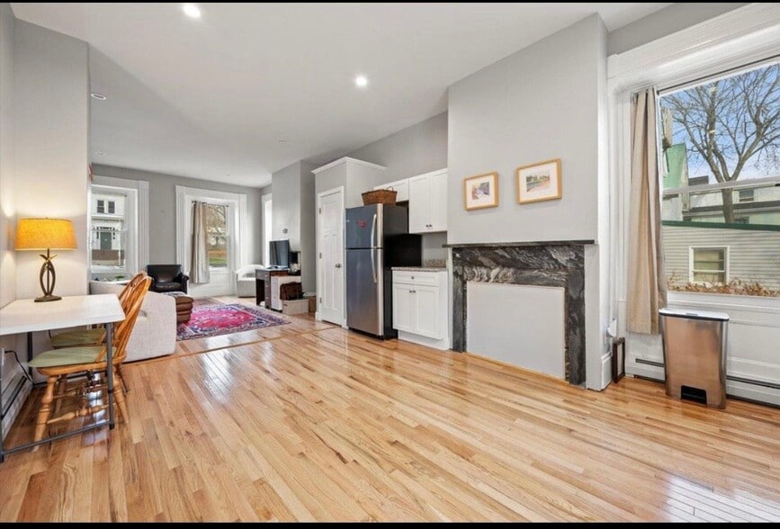 Building Photo - 72 3rd St