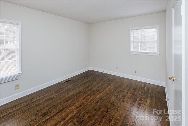 Building Photo - 7029 Yorktowne Dr