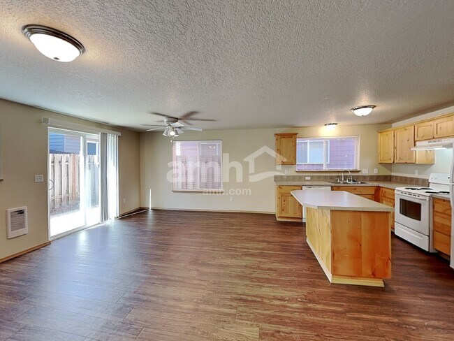 Building Photo - 467 Whitney Dr