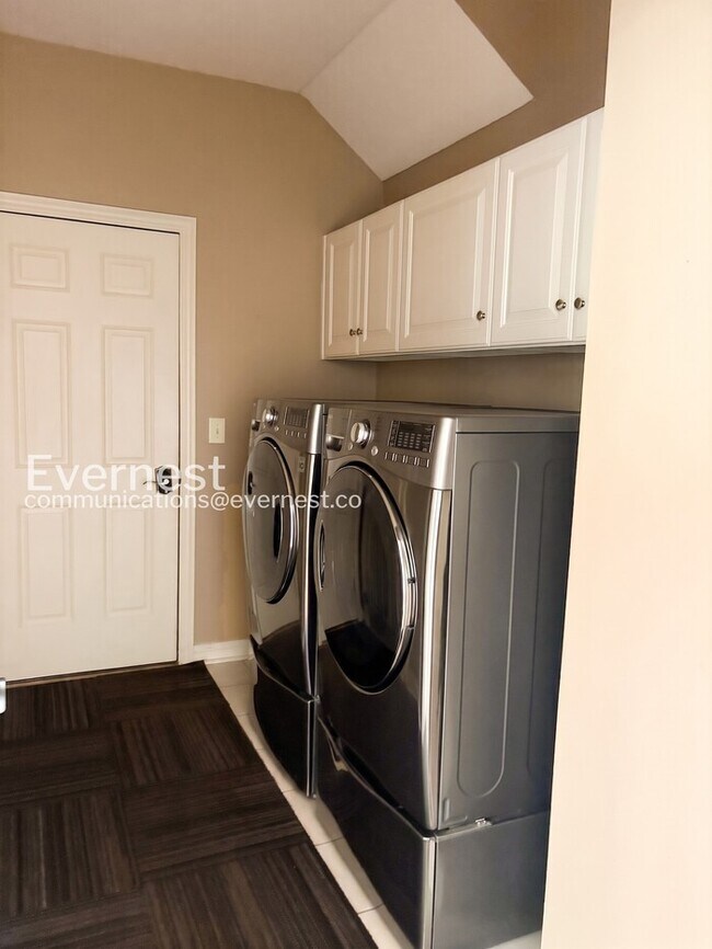 Building Photo - 7549 Ashley Meadow Dr