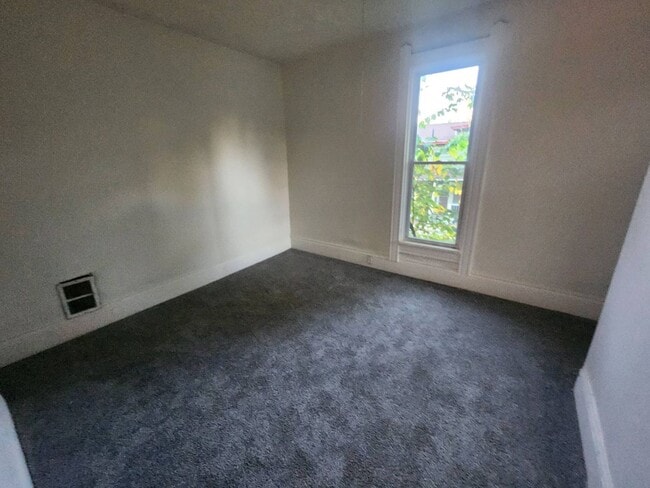 Building Photo - 2186 E 89th St