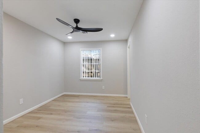 Building Photo - 234 W 27th St