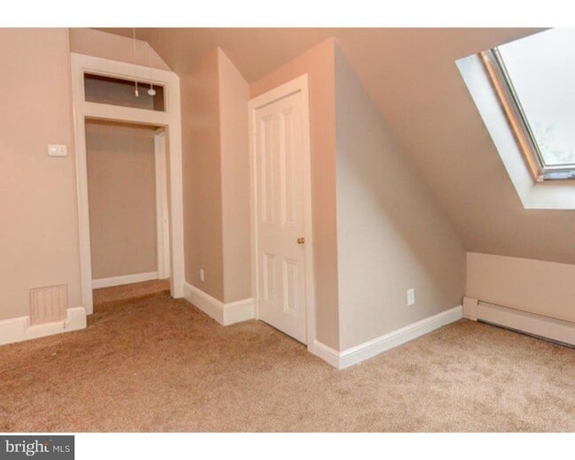 Building Photo - 239 Vine St