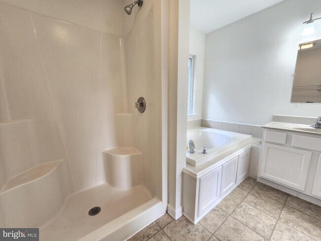 Building Photo - 62 Liberto Ln