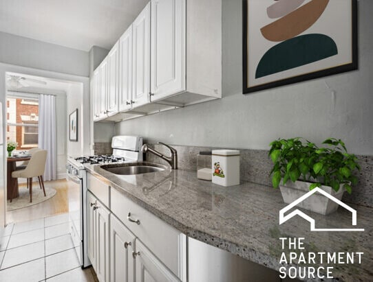 Building Photo - 544 W Surf St