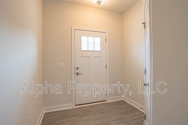Building Photo - 219 Clearwood Dr