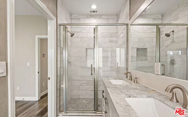 Building Photo - 14528 Killion St