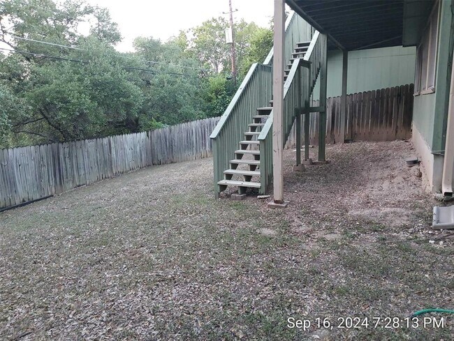Building Photo - 9100 Wildridge Dr