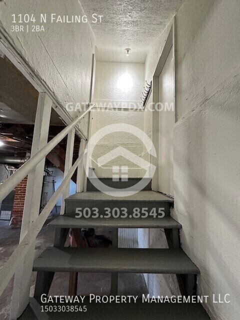 Building Photo - 1104 N Failing St