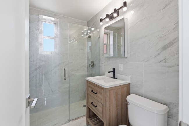 Building Photo - 4000 Tunlaw Rd NW