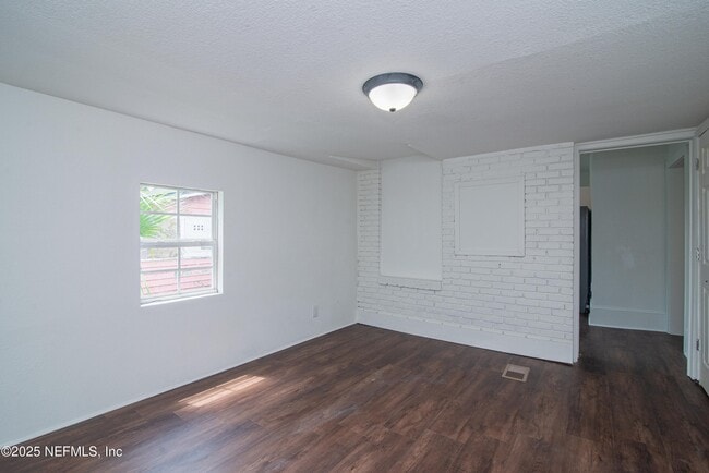 Building Photo - 3839 Springfield Blvd