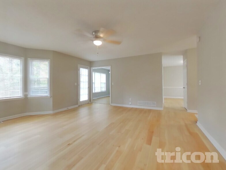 Building Photo - 5017 Sandyhook Ct NW