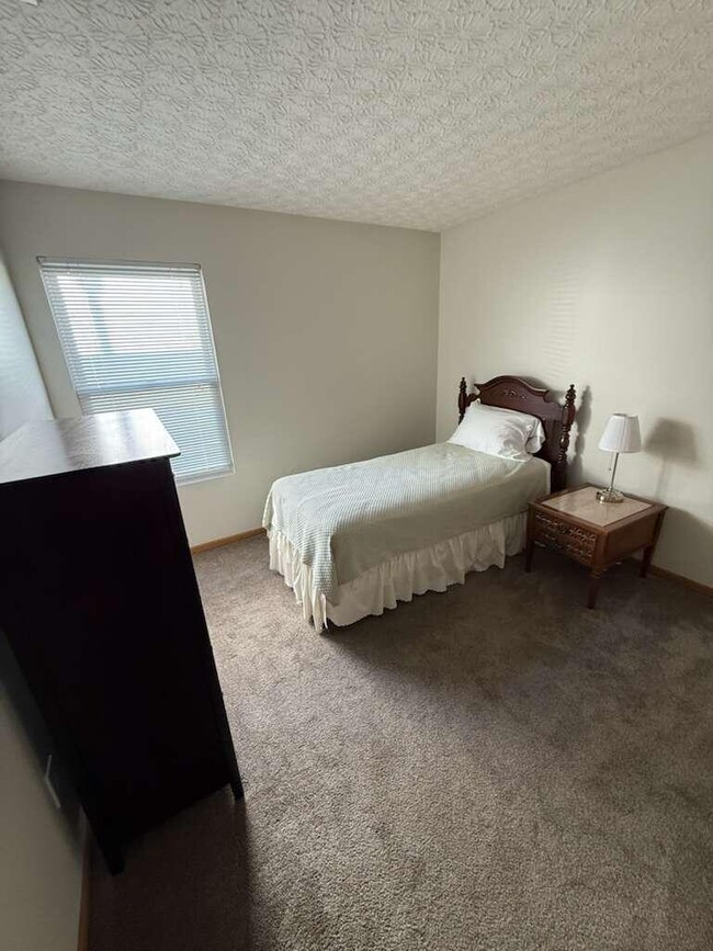 Building Photo - 8282 Mira St