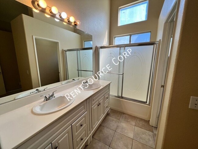 Building Photo - 3424 Amber St