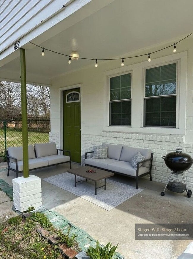 Building Photo - One Month's Free Rent! Charming 3 bedroom home available!  | Section 8 Accepted! |