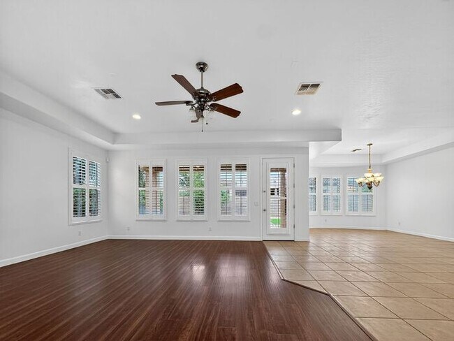 Building Photo - Spacious 3 car garage home at Paseo Trail!