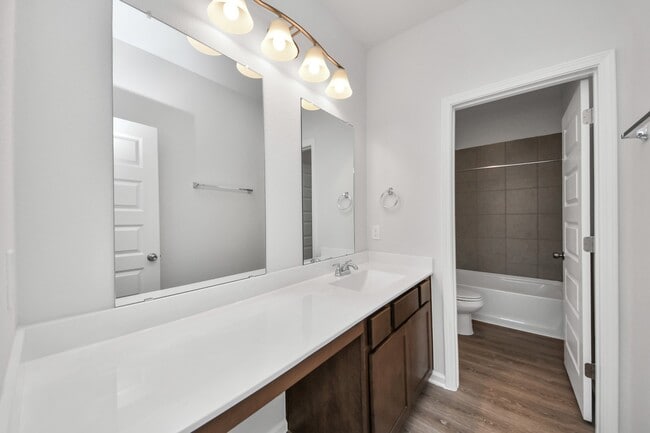 Building Photo - 15523 Foresail Ln