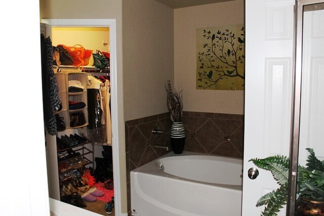 Building Photo - 2101 Golden Eagle Dr