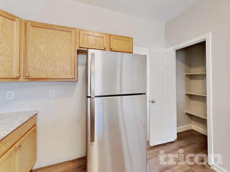 Building Photo - 5517 Landreaux Dr