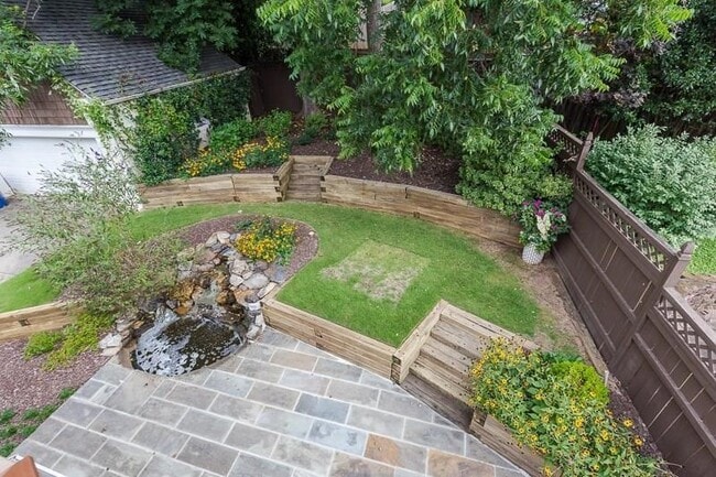 Building Photo - 1106 McLynn Ave NE