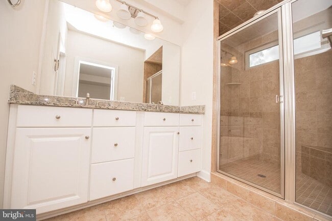 Building Photo - 7444 Burnside Way