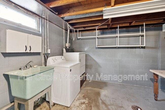 Building Photo - 803 N Christy St