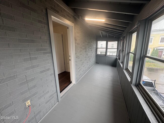 Building Photo - 577 6th Ave