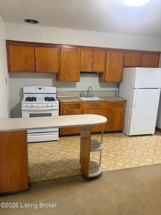 Building Photo - 218 W Florence Ave