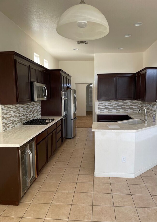 Building Photo - 1235 Paradise Loop