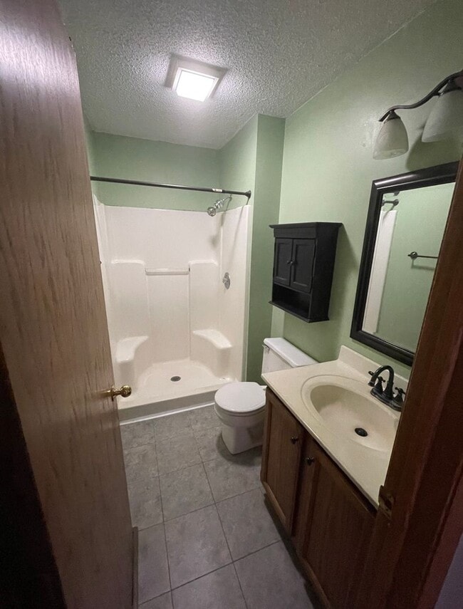 Building Photo - Newly Listed Chatham 3 Bedroom 2 Bath