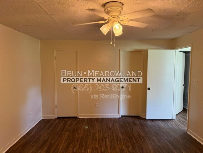 Building Photo - 1921 Meadowland Ln