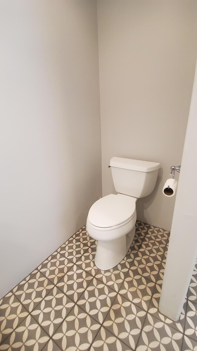 Building Photo - 4128 N 46th Pl