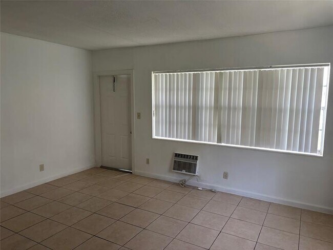 Building Photo - 6011 SW 41st St